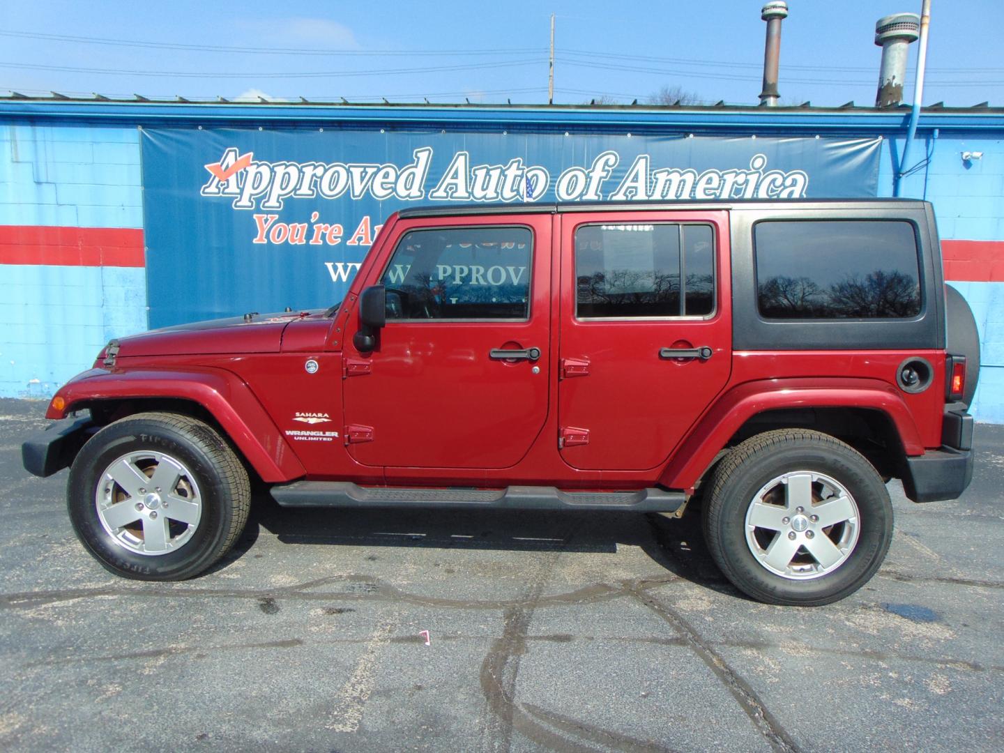 2012 BURGUNDY Jeep Wrangler (1C4HJWEG4CL) with an V6 3.6 Liter engine, Automatic, 5-Spd transmission, located at 2105 Dixie Hwy, Louisville, KY, 40210, (502) 772-3333, 38.220932, -85.795441 - Photo#0